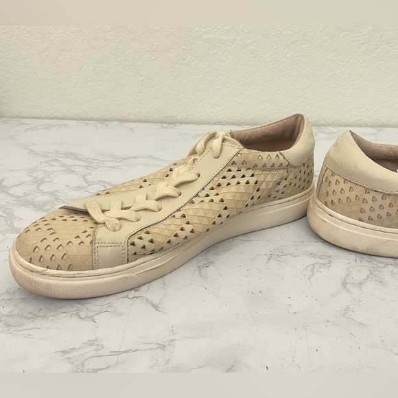 Lucky Brand Women’s 7.5M Triangles Off White Leather Lace Up Casual Snea…​​ - Picture 3 of 8